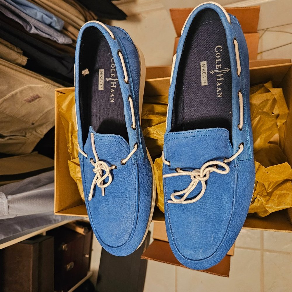 COLE HAAN NIKE  AIR MASON.CAM.MOC. SIZE 10, BLUE NWT